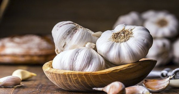 Mang theo tỏi khi đi đám ma