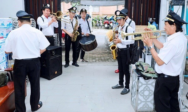 Các truyền thống đánh trống trong đám ma của người Việt - Miền nam